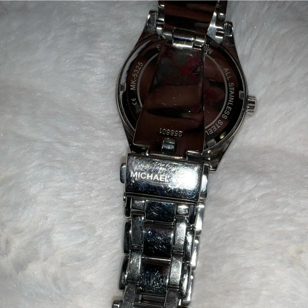 Michael Kors watch - Picture 3 of 4